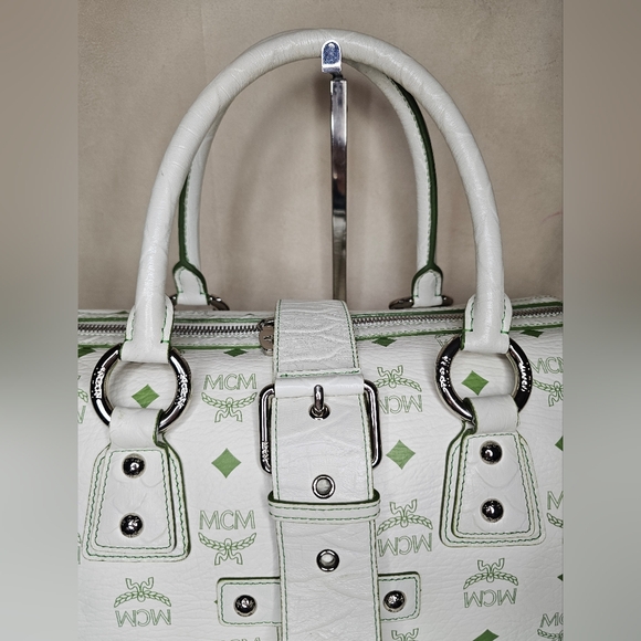 MCM boston - Picture 10 of 12